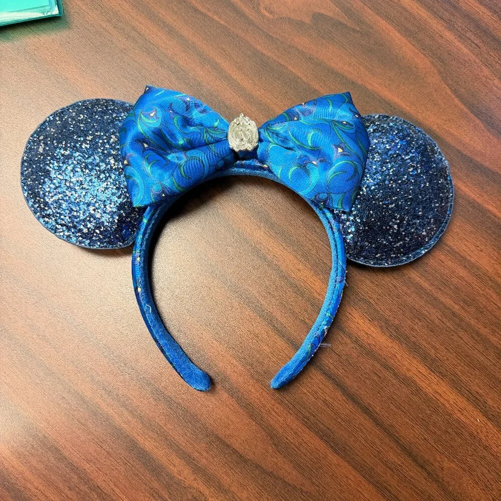 DISNEYLAND CLUB 33 BLUE SEQUINED EARS HEADBAND - Picture 1 of 5